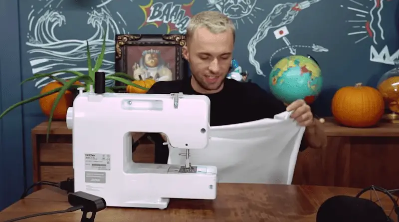 Squeezie se lance dans la couture !