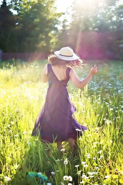 La robe longue fluide revient en force cet été !