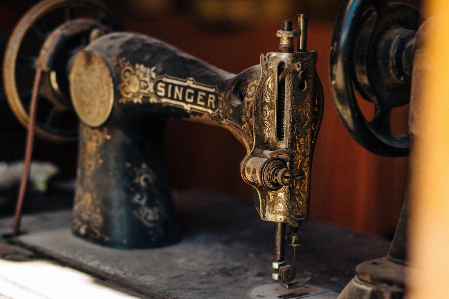 Ancienne machine à coudre Singer