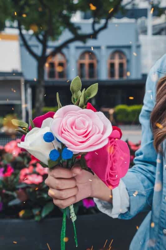 Des fleurs en tissu à fabriquer et offrir à sa maman