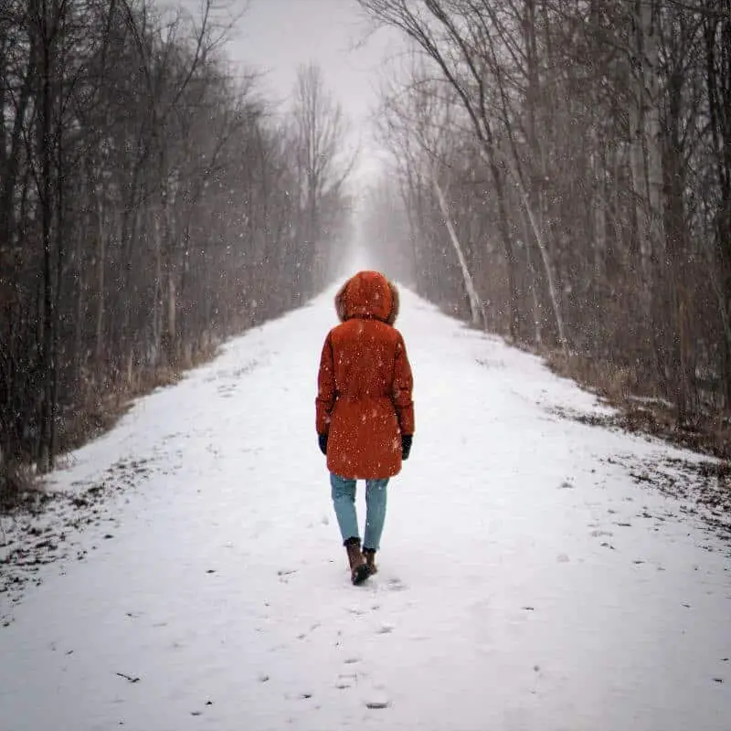 La couleur Terracotta s'accorde parfaitement avec un manteau d'hiver