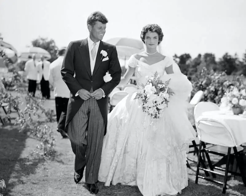 John et Jacqueline Kennedy lors de leur mariage.