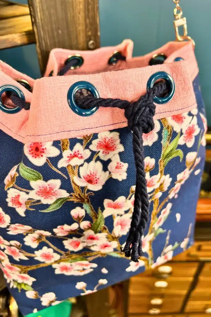 Téléchargez le Patron du sac seau en cliquant ici