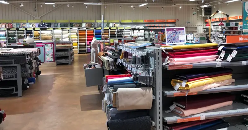 À Angers, la mercerie Mondial Tissus